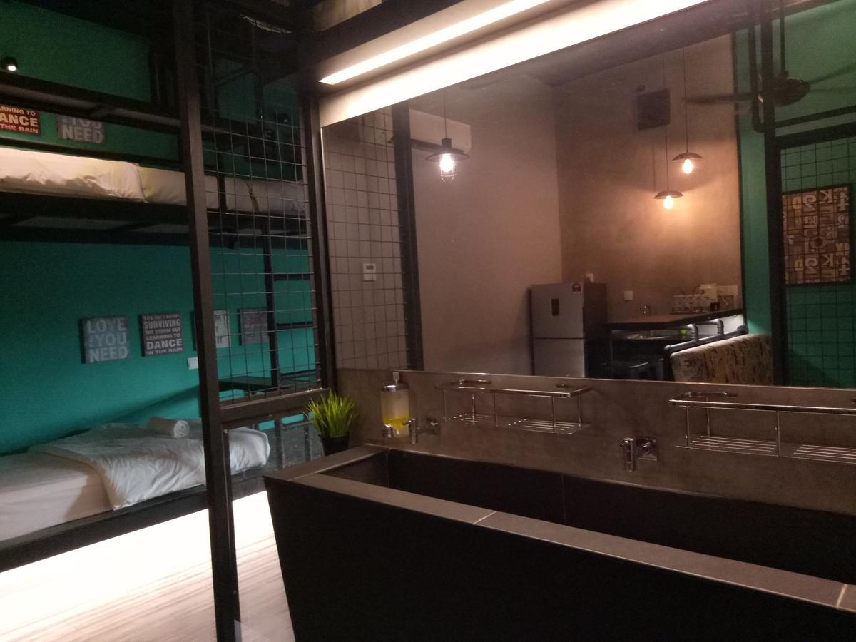 Tube Hotel Klebang Melaka Экстерьер фото