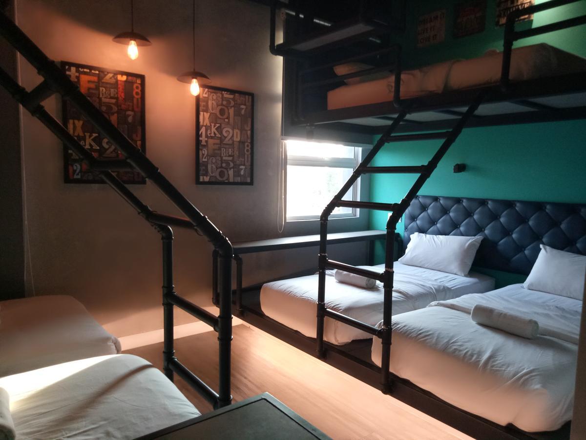 Tube Hotel Klebang Melaka Экстерьер фото
