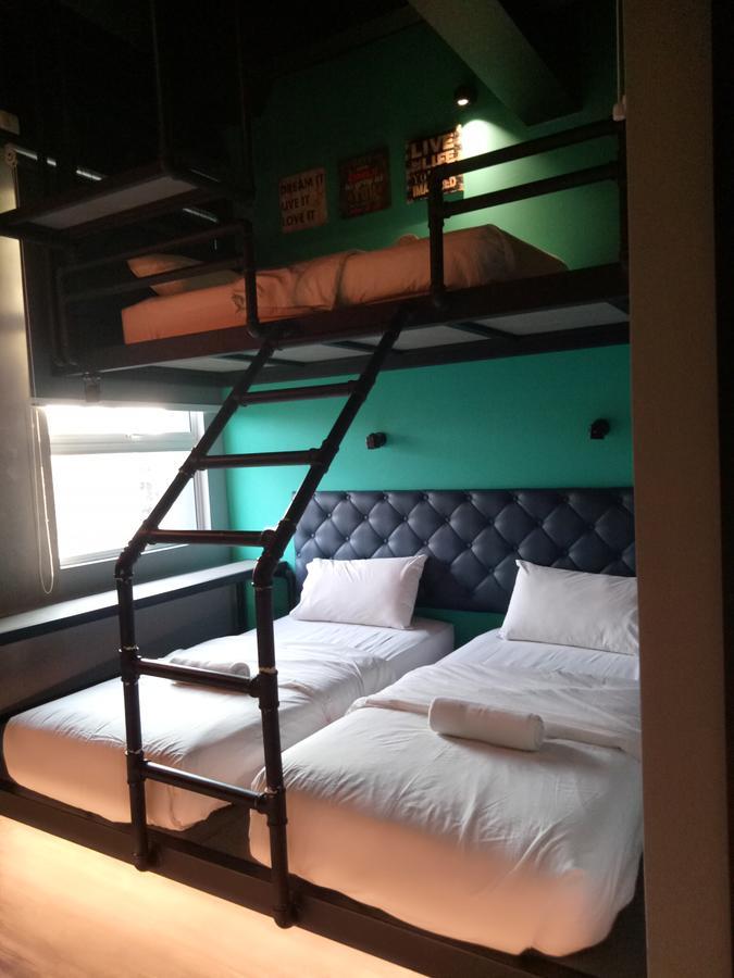 Tube Hotel Klebang Melaka Экстерьер фото